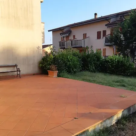 Sirolo, Via Buenos Aires, Quadrilocale Con 2 Bagni, Giardino *